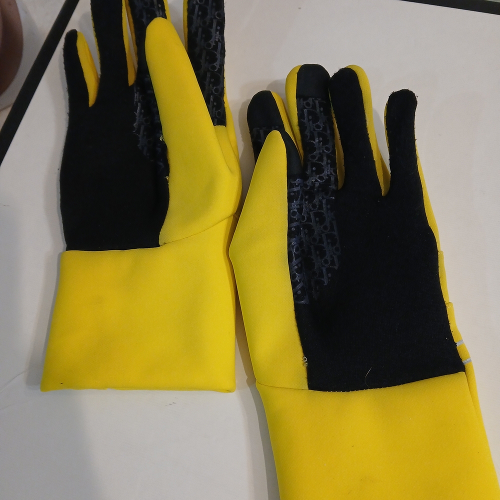 Dior Yellow and Black  Ski Gloves ( Check The Goggles In My Listings) - Picture 3 of 7